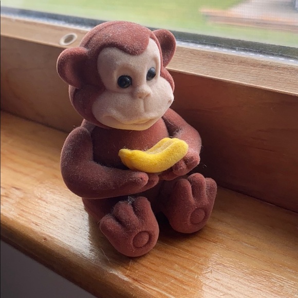 Monkey Box Necklace - Picture 2 of 3